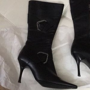 Heeled boots. Genuine leather
